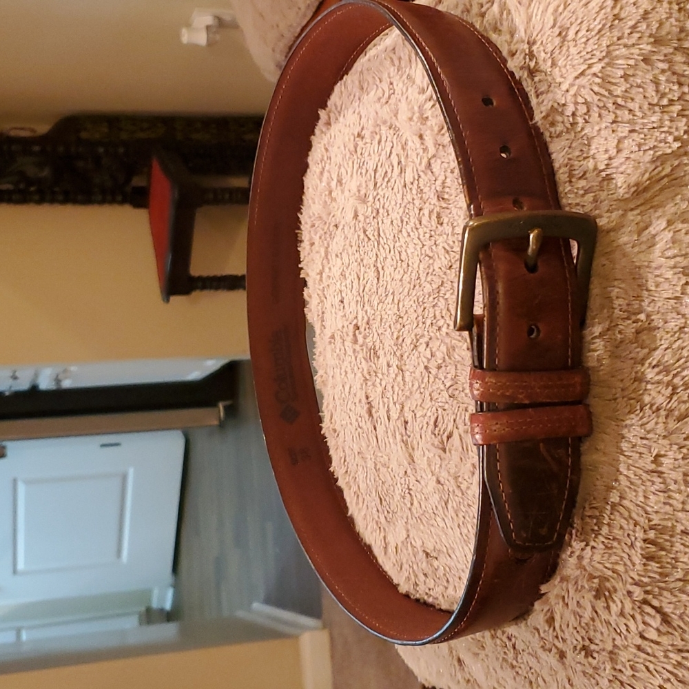 Columbia sz 38 men's leather belt